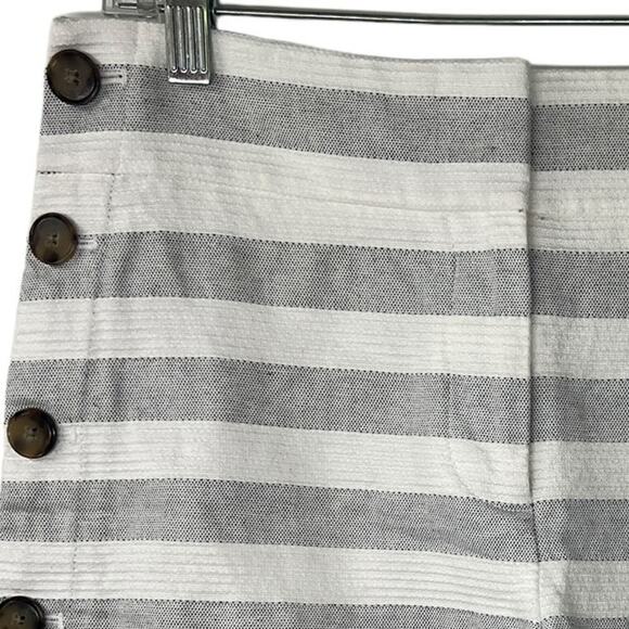 LOFT ANN TAYLOR Striped Button Accent Shorts SZ 2 - Picture 4 of 10